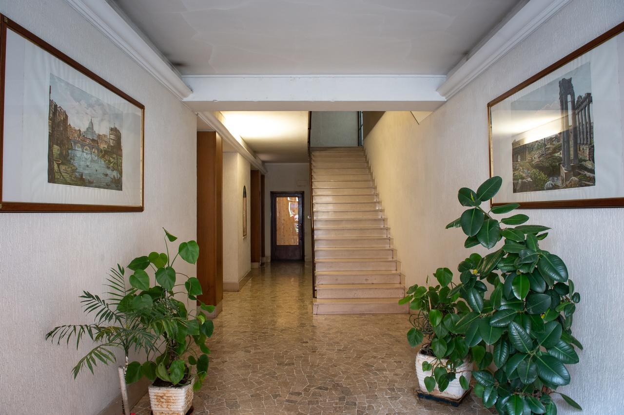 Appartement House Bonifacio à Rome Extérieur photo